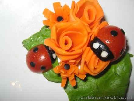 dekorowanie potraw2 - dekoracja-biedronka-z-pomidorka.jpg