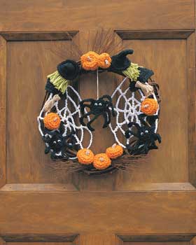 Hallowen - Halloween-Crochet-Wreath.jpg