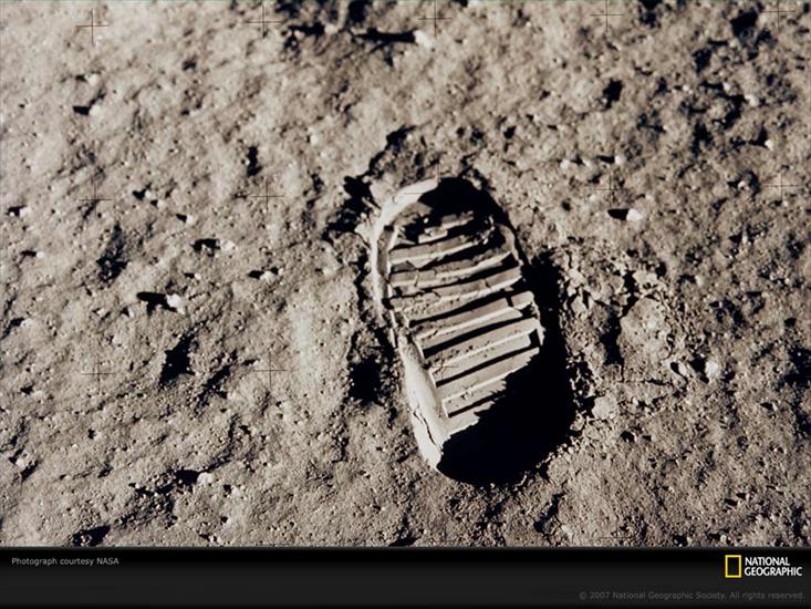 NG09 - Moon Footprint.jpg