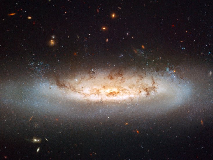 Fotki z teleskopu Hubblea - Hubble views NGC 4522.jpg