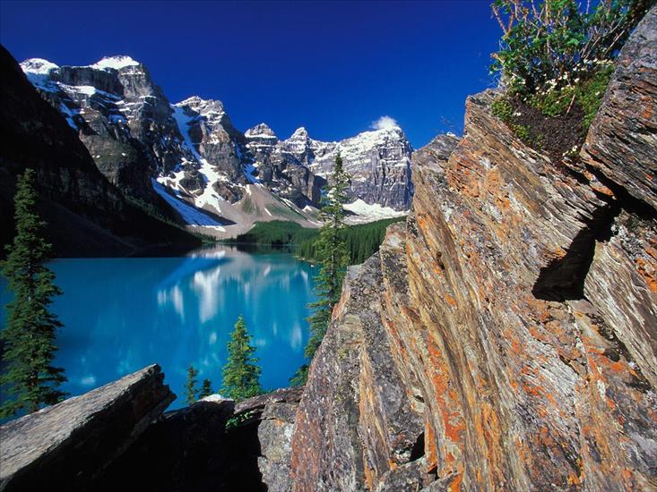 Canada - Wallpapers - Moraine Lake and Valley of the Ten Peaks, Banff National Park, Canada.jpg
