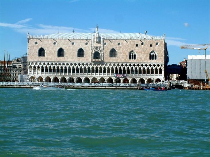 gotyk - Pałac Dożów w Wenecji.JPG