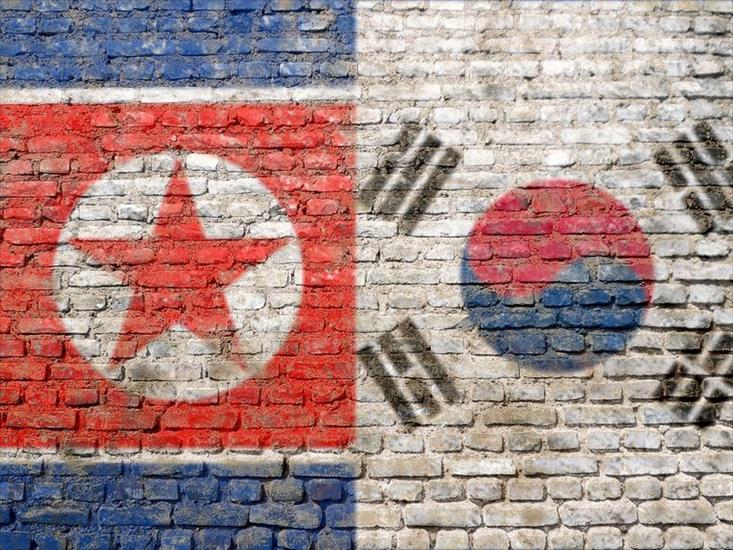 na murze - Korea Północna i Południowa.jpeg