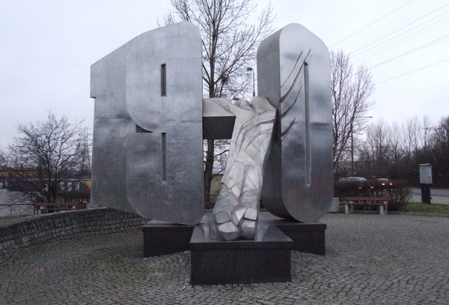 Gdynia - pomnik-ofiar-grudnia-1970-al-solidarnosci-001.JPG