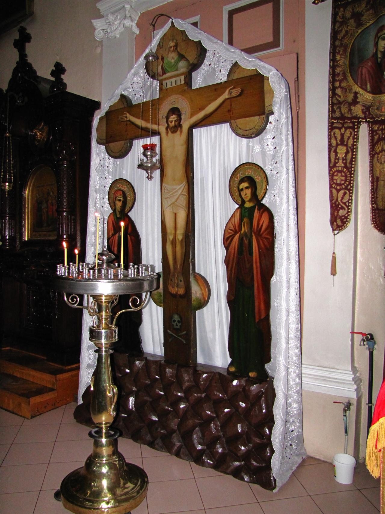 Święto Podwyższenia Krzyża 14 września - Golgota w monasterze w Wilnie.JPG