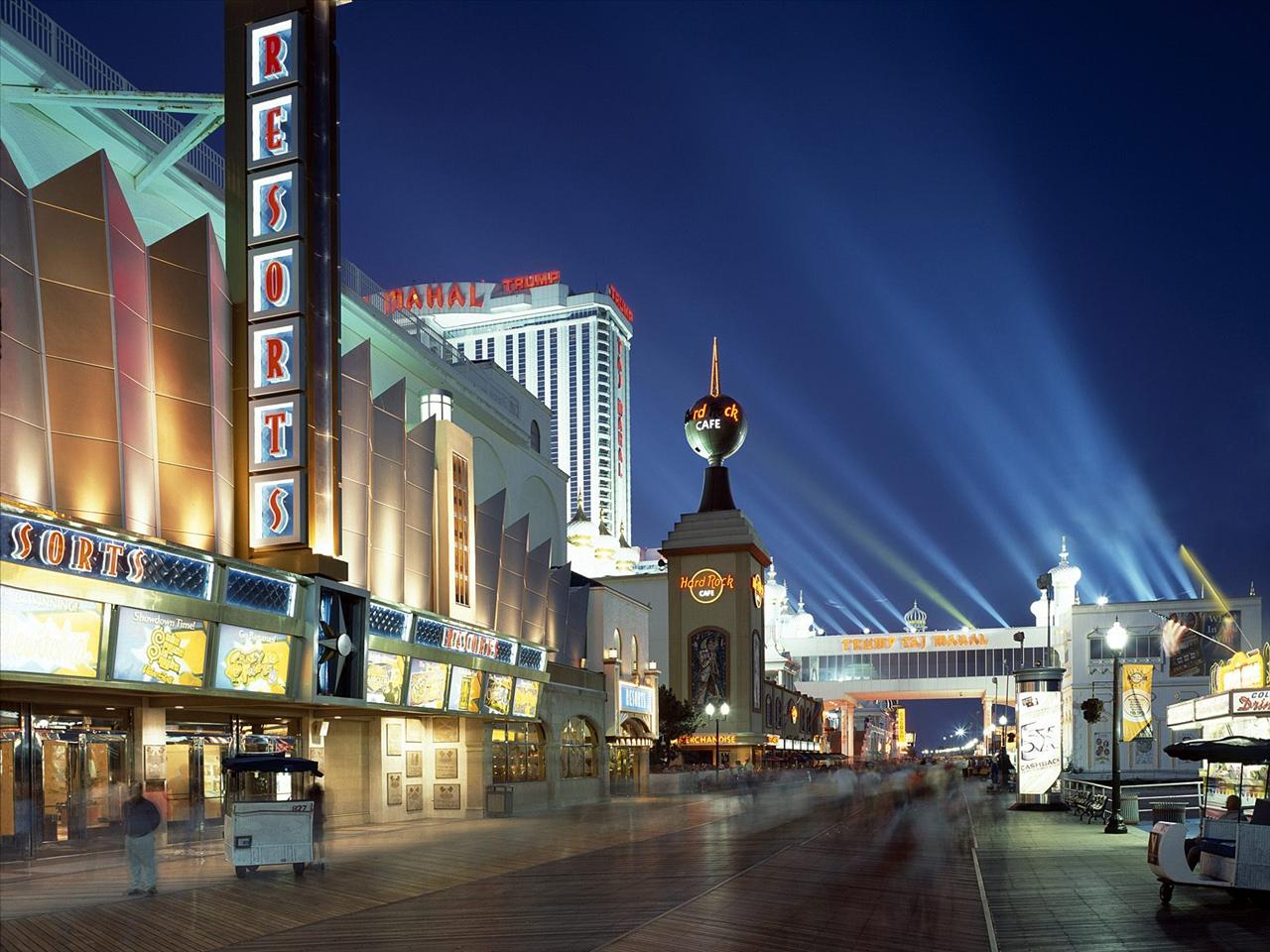 Tapetki - Boardwalk Casinos at Dusk, Atlantic City, New Jersey.jpg