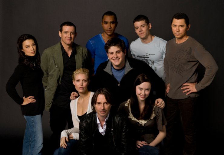 Stargate Universe - Universe_cast.jpg