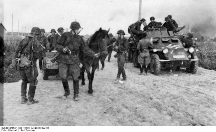Bundesarchiv - Photos from the German Federal Archive - ss-kav-brig-cars-1941 1_1.jpg